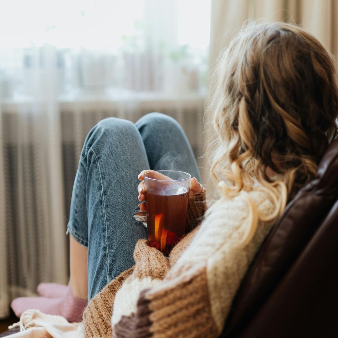 woman drinking tea